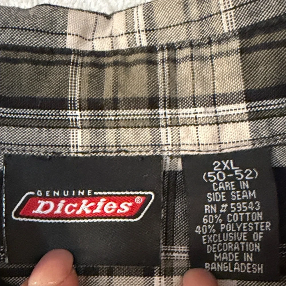 Dickies Casual Plaid Button Down Shirt Relaxed Fit Lightweight Short Sleeve - Picture 2 of 6